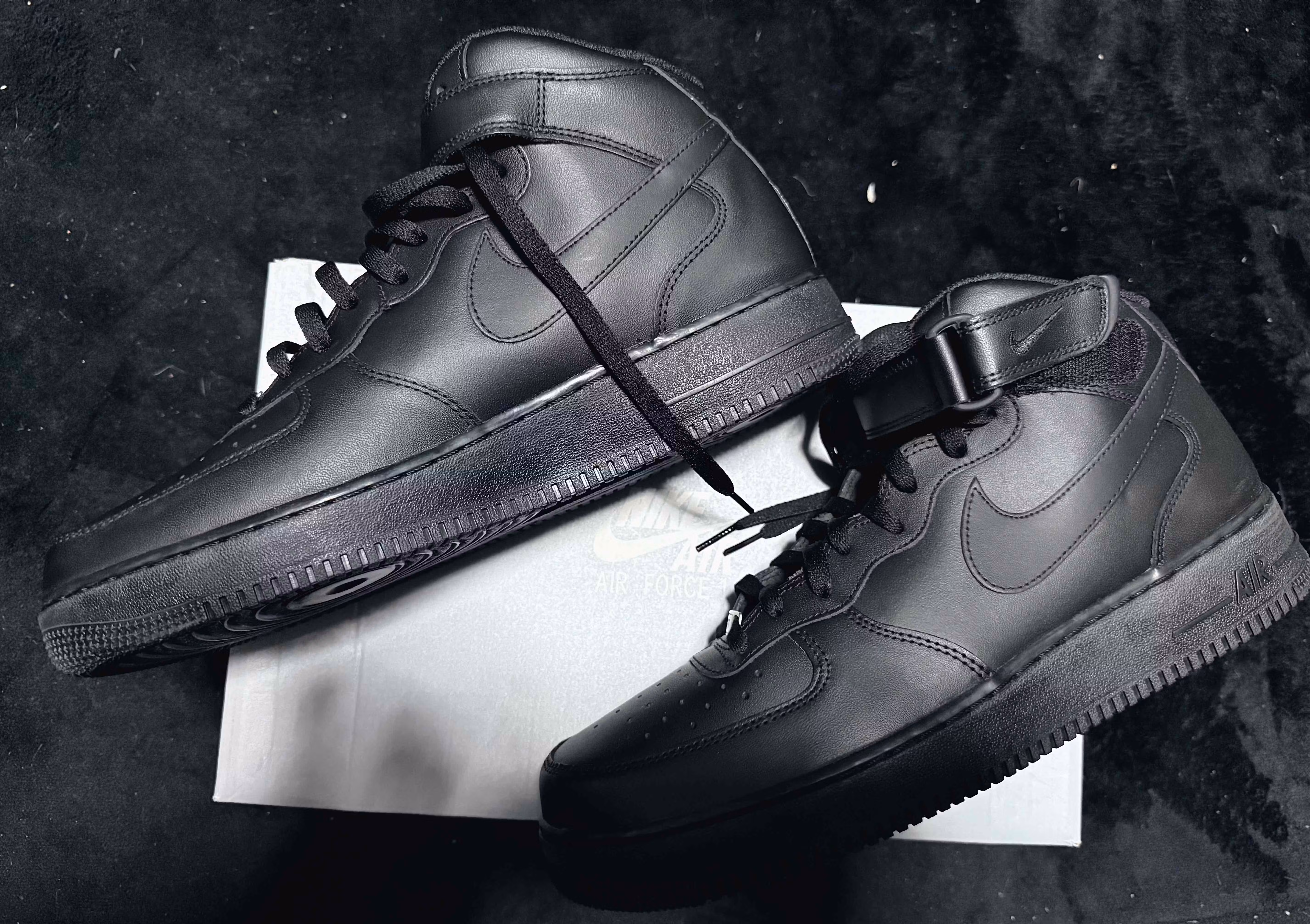 Nike Air Force 1 Mid '07 'Triple Black' CW2289-001 Nike Air Force 1 Mid '07 'Triple Black' CW2289-001